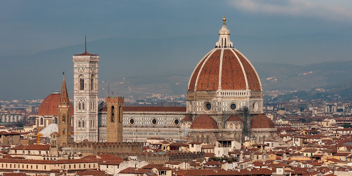 Floransa'da Duomo'nun kubbesi ve çatılar