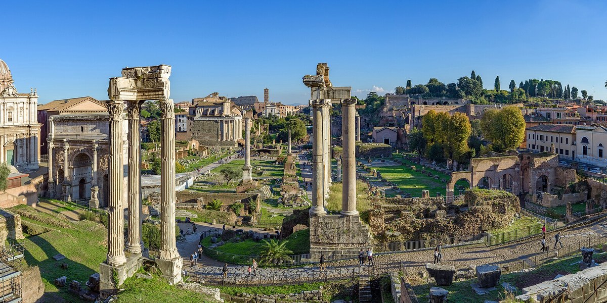Roma Forumu'nun Capitolino tepesinden görünümü