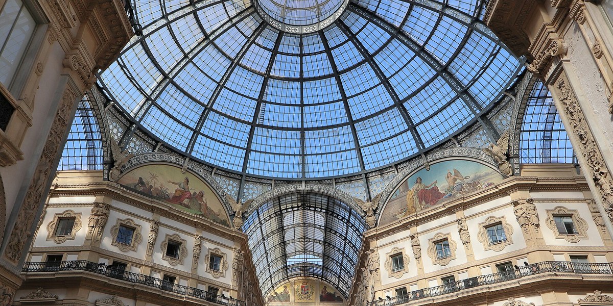 Milano'da Galleria Vittorio Emanuele II'nin cam kubbesi