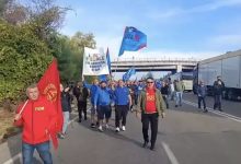 İtalya’da eski Ilva tesislerinde çalışan işçiler, üretim hatlarının durdurulması ve bazı fabrikaların geçici olarak kapatılması kararına karşı 24 saatlik greve başladı