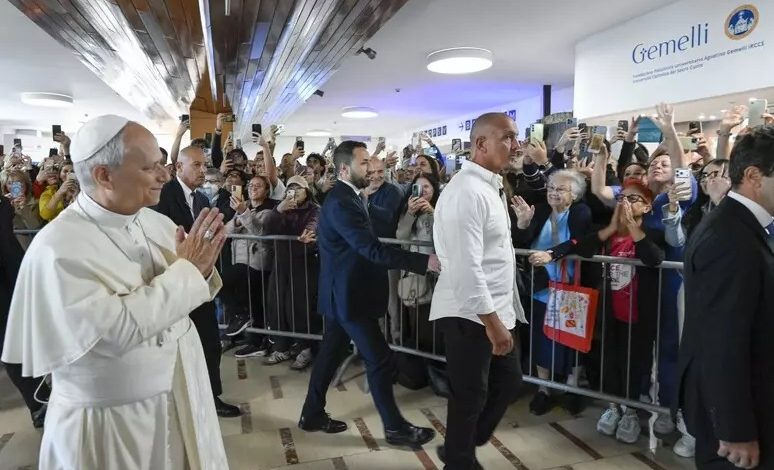 Papa 14. Leo, rutin kontroller sırasında akciğerinde tespit edilen nodülün alınması için Roma’daki Gemelli Hastanesi’ne yatırıldı